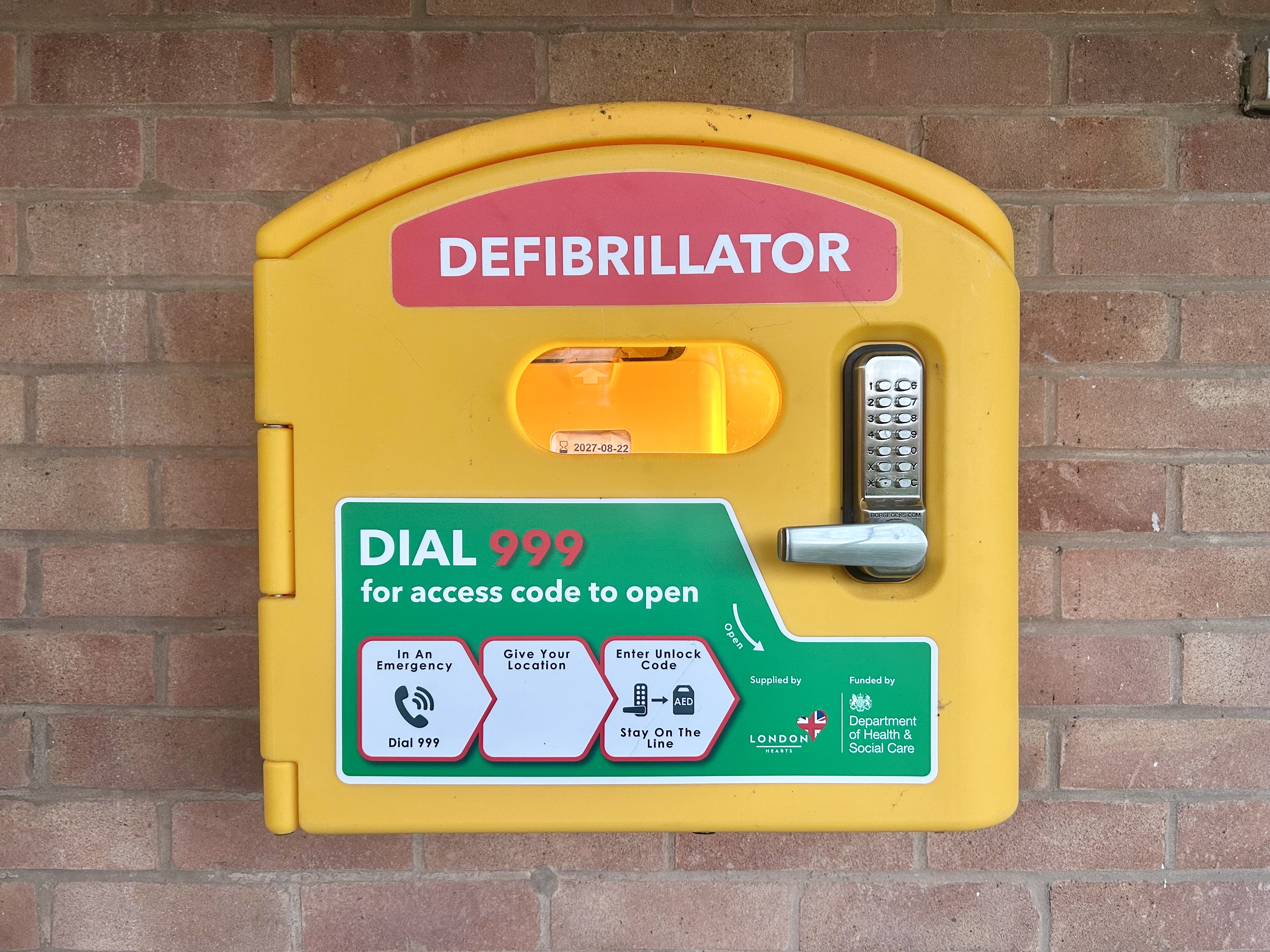 Pinstructure Enfield Defibrillator